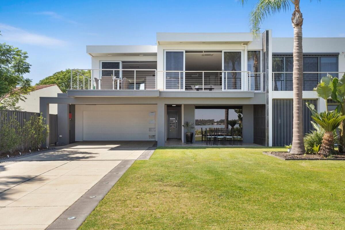 Lakehouse With Jetty & Pool Villa Yarrawonga Eksteriør billede